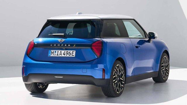 Странное наполнение новых Mini Cooper и Countryman