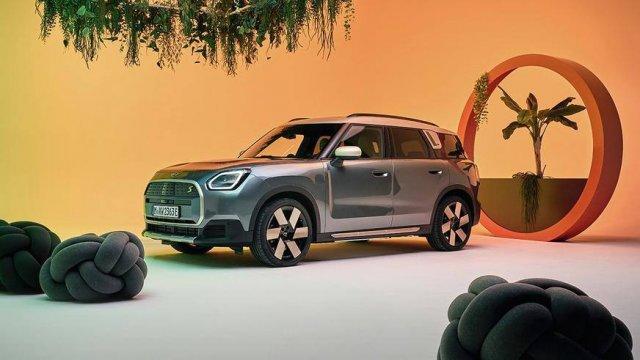 Странное наполнение новых Mini Cooper и Countryman