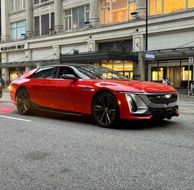 Как выглядит электрический Cadillac Lyriq