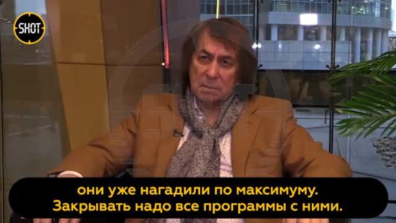 
        С Насти Ивлеевой хотят взыскать 1 миллиард рублей морального вреда за её "голую" вечеринку    