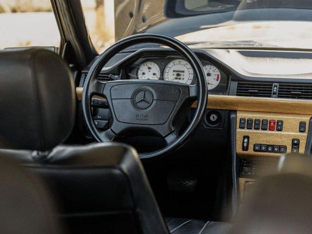 Mercedes-Benz 300 TE 6.0 AMG Mallet