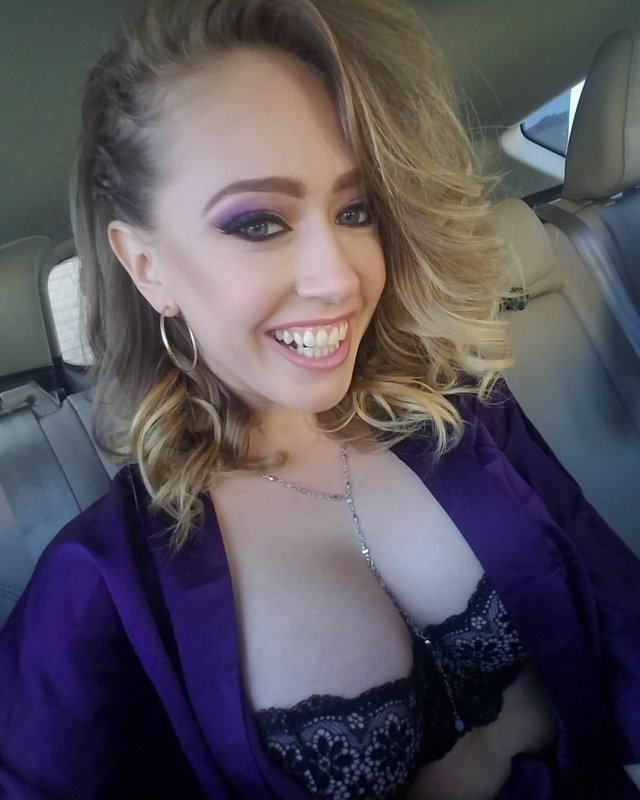 Kagney Linn