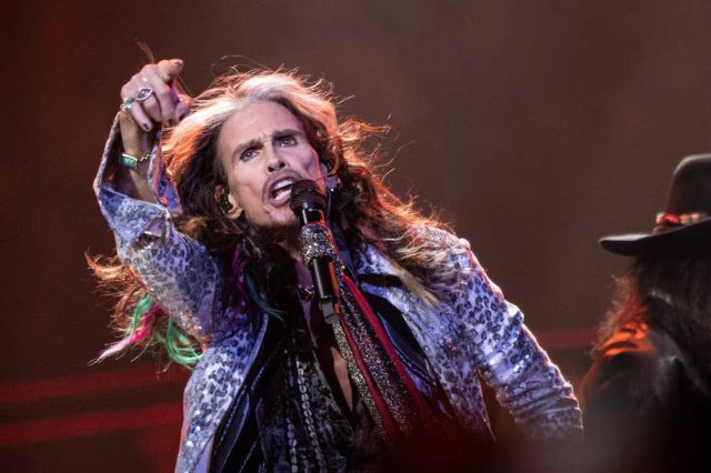 Группа Aerosmith объявила о завершении карьеры (3 фото + 4 видео)