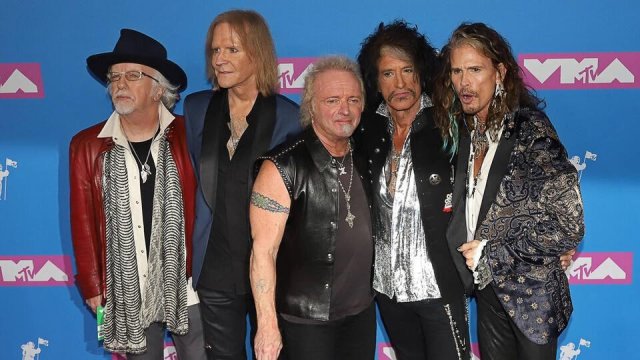 Группа Aerosmith объявила о завершении карьеры (3 фото + 4 видео)