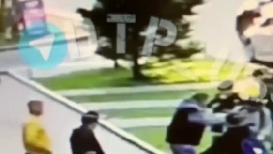 
        В Уссурийске женщина решила наказать ребенка, за «размахивание» самокатом    