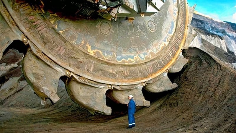 
        Мегалофобия: 30 тревожных изображений очень больших объектов    