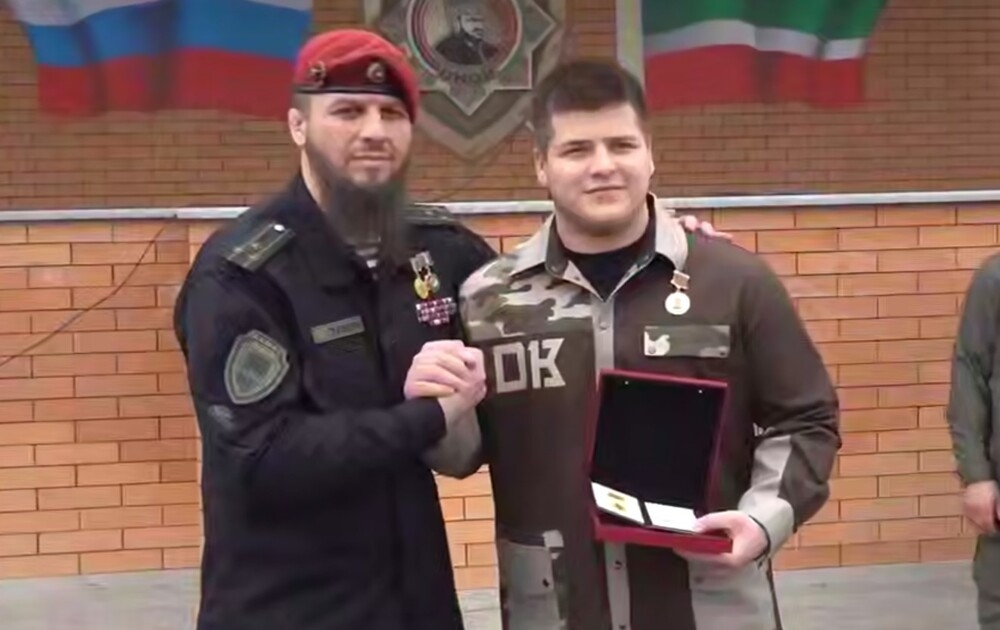 
        Адаму Кадырову вручили новую медаль    