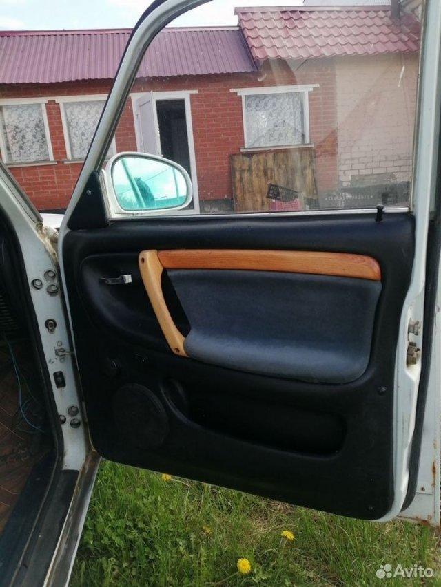 Тяжелый люкс по-русски: в продаже редкий лимузин на базе ГАЗ-31102, который удлинён на 493 мм