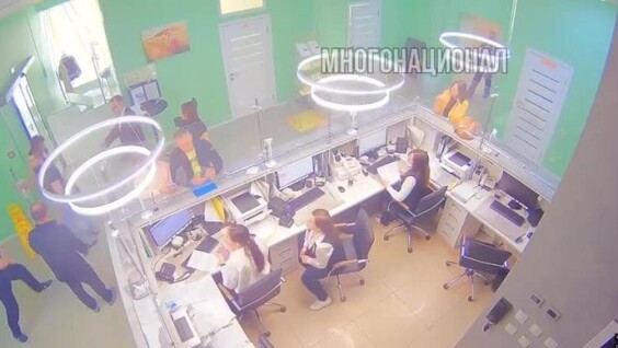 
        В частной клинике Краснодара буйный пациент сломал доктору палец    