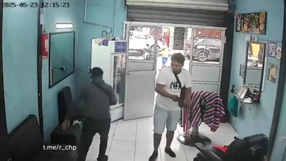 
        Счастливый день эквадорского парикмахера    