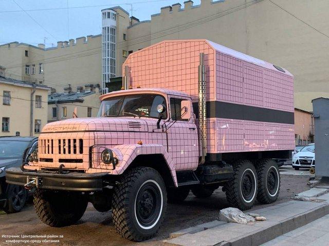 В городе обнаружен розовый ЗИЛ "Кристина"