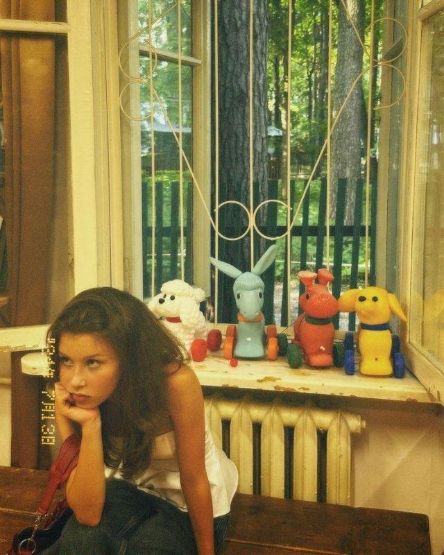 Анна Пересильд отмечает 16-летие: яркие фото из жизни молодой актрисы