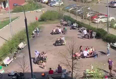 
        Жители Балашихи недовольны соседями, которые жарят шашлычки прямо во дворе    
