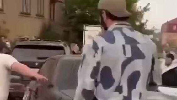 
        Махачкалинские стритрейсеры устроили битву не на жизнь, а на смерть ради почетного места в свадебном кортеже    