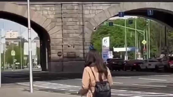 
        «Их не любит даже собственная мать»: москвич разбогател на жалобах на самокатчиков    