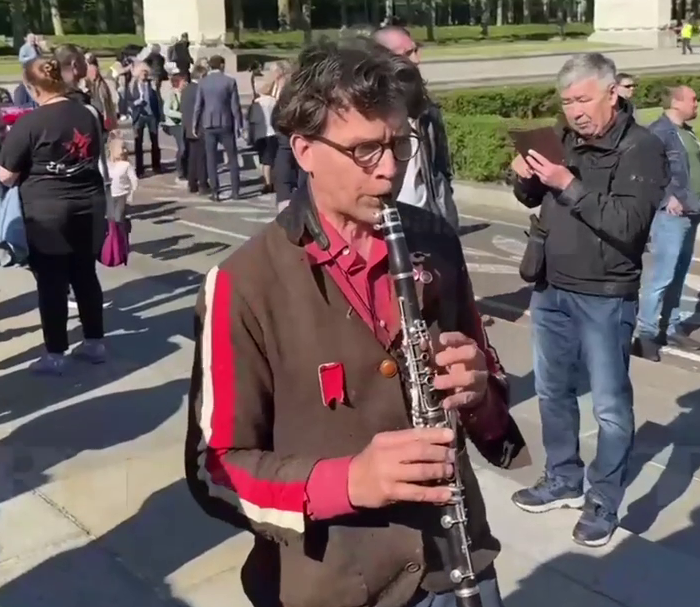 
        В Берлине полиция задержала музыканта после исполнения советского гимна    