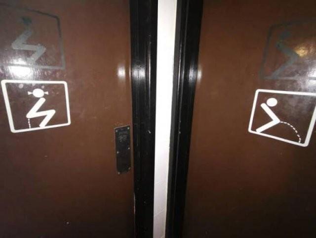 Вывески в туалетах