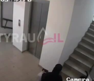
        В Казахстане мужчина избил девушку в никабе в подъезде жилого дома    