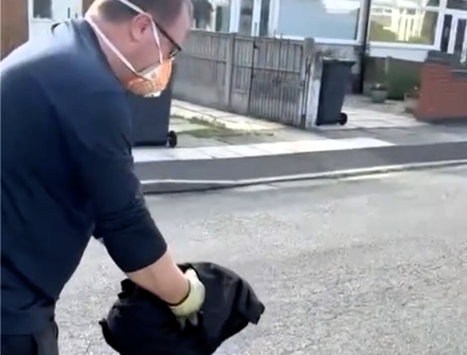 
        Спасённый голубь врезался в стену    