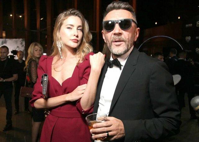 Сергей Шнуров вернулся к молодой жене Ольге
