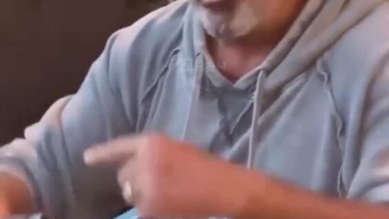 
        Когда не умеешь слушать людей    
