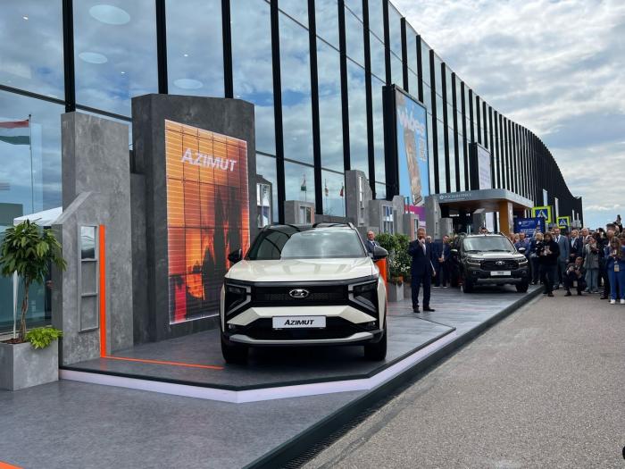 "АвтоВАЗ" представил новый автомобиль — кроссовер Lada Azimut