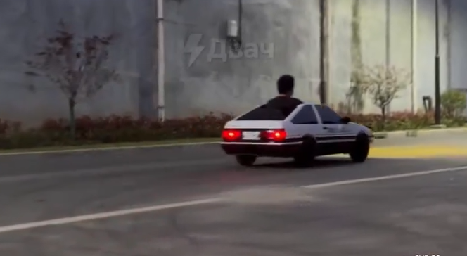 Японский инженер сделал уменьшенную детскую копию легендарной Toyota AE86