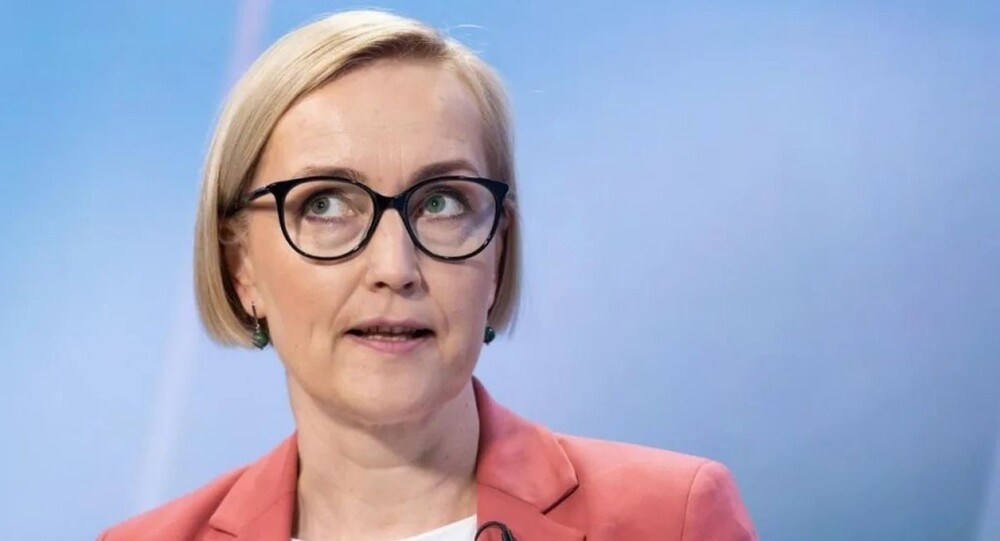 
        Министр образования Эстонии не знает, сколько будет восемь умножить на четыре    