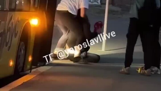 
        В Ярославле водитель автобуса скрутил пьяного пассажира    