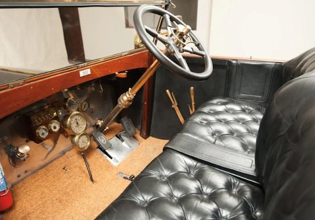«Серебряный призрак» Rolls-Royce 1915 года