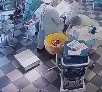 
        Землетрясение на Камчатке не остановило хирургов во время операции    