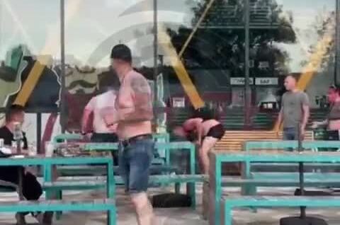
        В Белгороде две пьяные компании устроили кровавую драку из-за откровенного купальника    