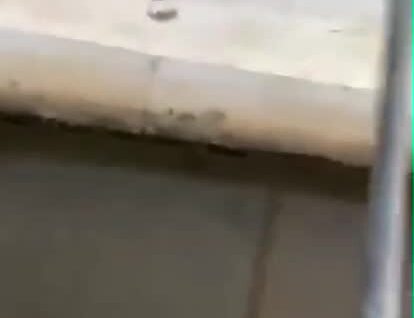 
        Индонезийский тиктокер пренебрег техникой безопасности    