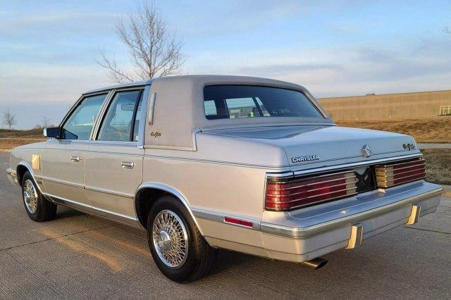 Передняя панель Chrysler New Yorker 1980-х годов