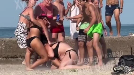 
        Драка женщин на пляже в Одессе    