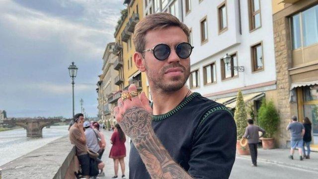 Футболист Федор Смолов устроил драку в "Кофемании" и попытался извиниться за нее