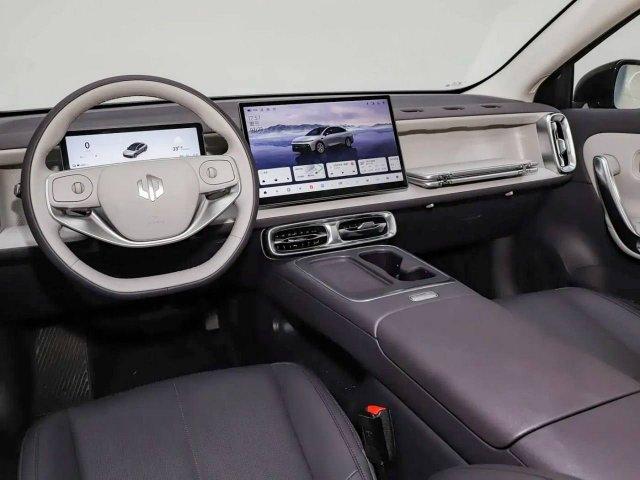 В Китае начали продавать мощный электрокар Leapmotor B01, который дешевле новой Lada Iskra