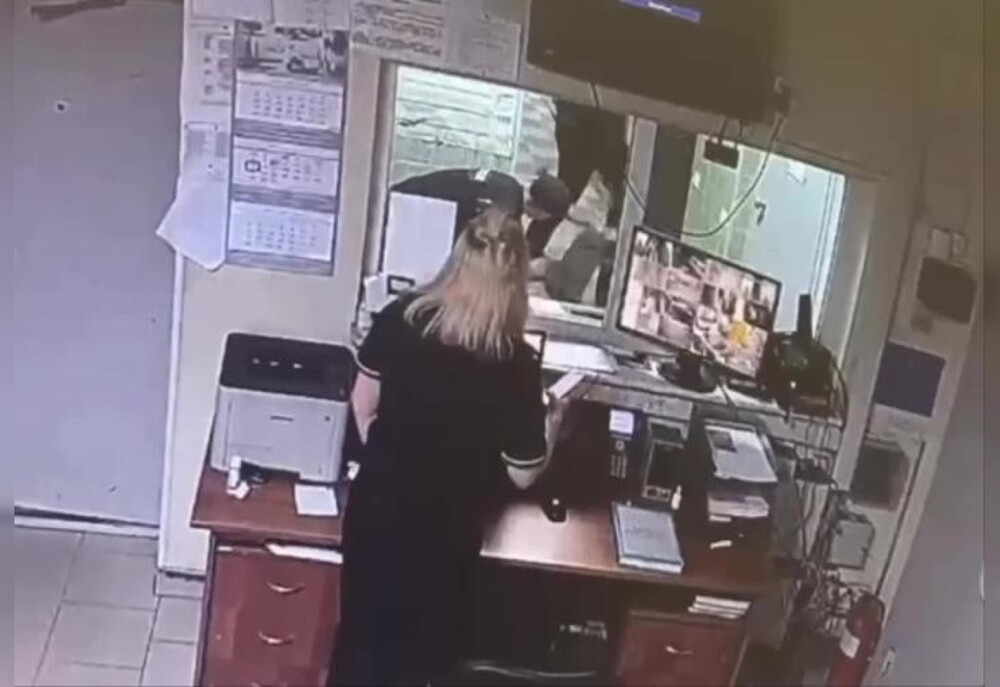 
        В Санкт-Петербурге полицейского осудили на три года за применение насилия в отношении задержанного    