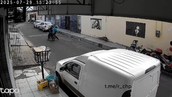 
        Парень не отдал грабителю смартфон и едва не лишился жизни    