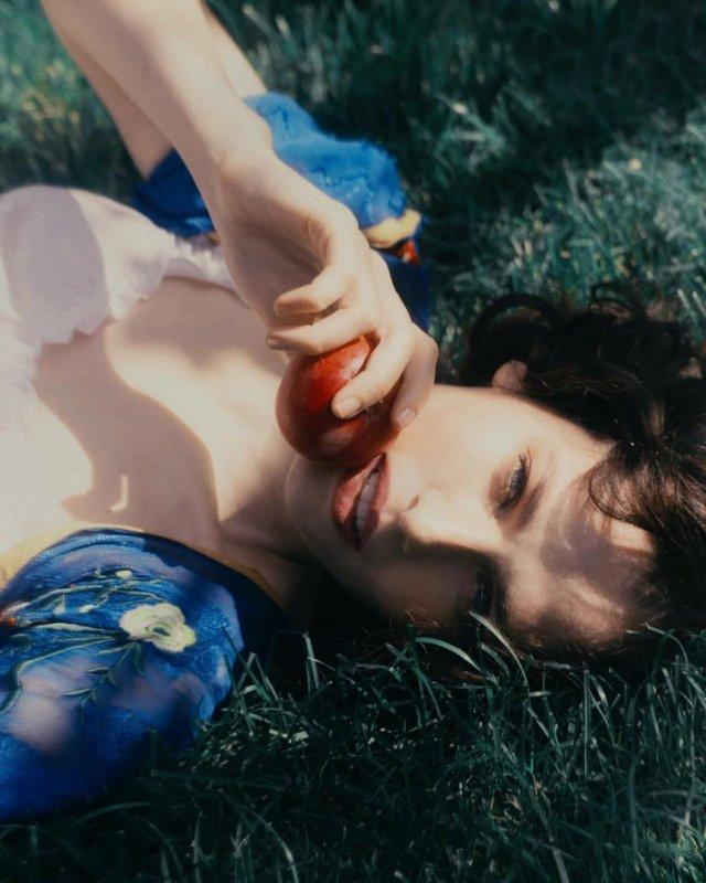 Юлия Снигирь в нежной фотосесси