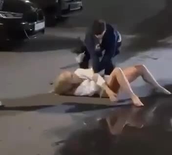 
        Когда не хочешь идти домой после клуба    