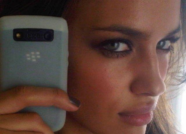 Ирина Шейк расчехлила архивы и показала себя в молодости