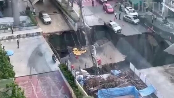 
        Масштабный обвал грунта в Бангкоке    