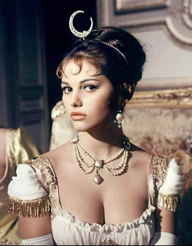 Умерла Клаудия Кардинале: лучшие фото легенды итальянского кино
