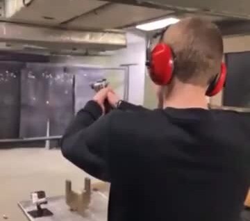 
        Неопытный стрелок    