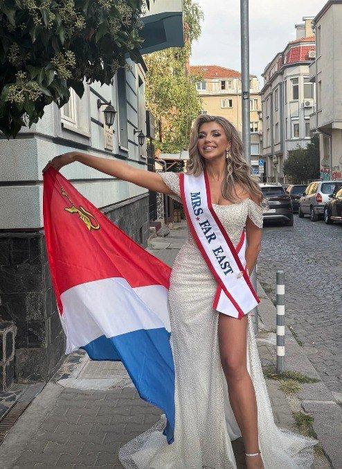Визажистка из Владивостока Анастасия Белик победила в конкурсе «Миссис Европа 2025»
