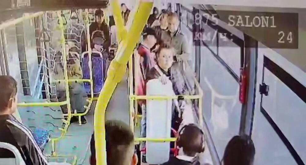 
        Пьяный пассажир выбил зуб кондуктору    
