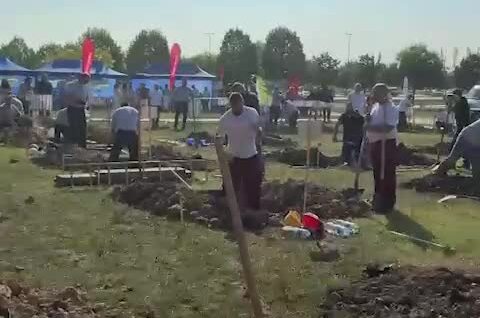 
        Россия заняла последнее место на&nbsp;чемпионате по&nbsp;копке могил в&nbsp;Венгрии    