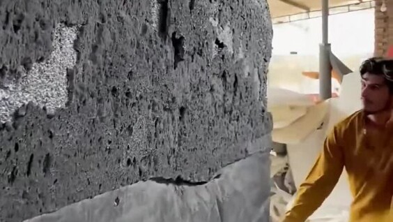 
        На видео показали процесс изготовления чёрного пенополиуретана    