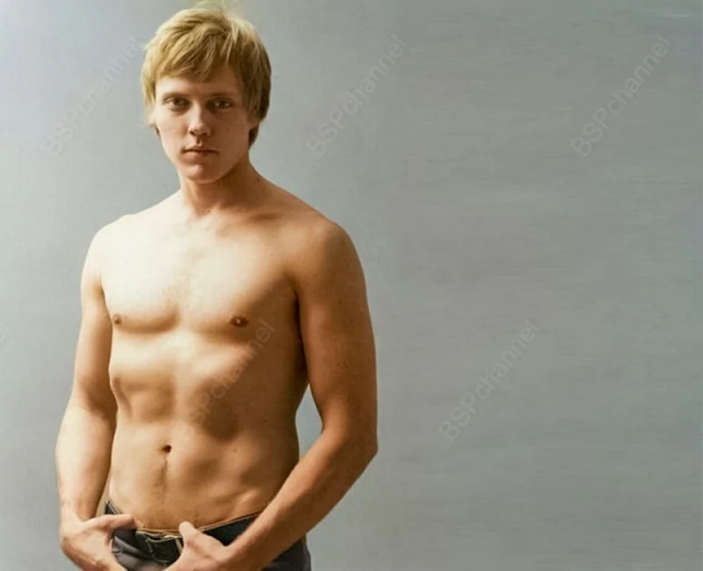 Подборка интересных ретро-снимков известных людей